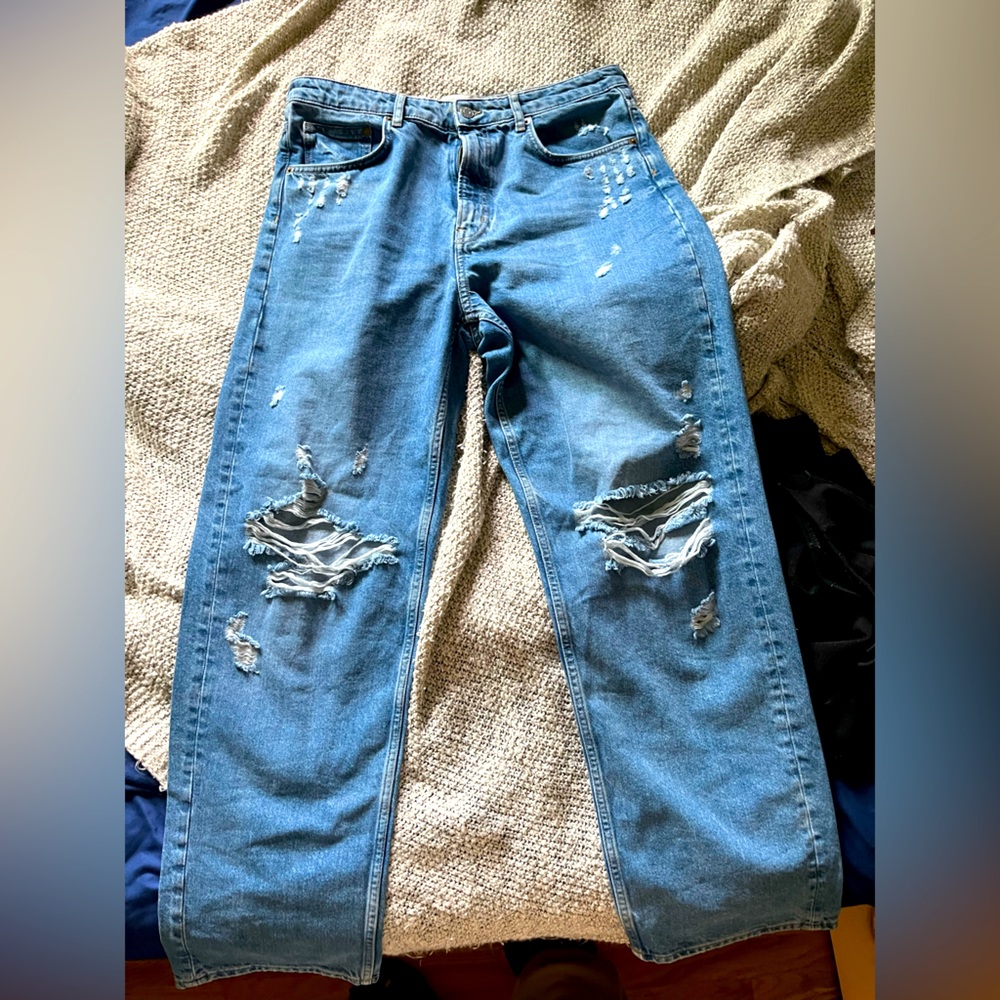 H&M high-waisted straight leg, ripped up details. Size 12.